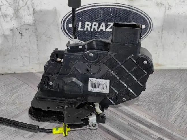 Замок правый передний Range Rover Evoque L538