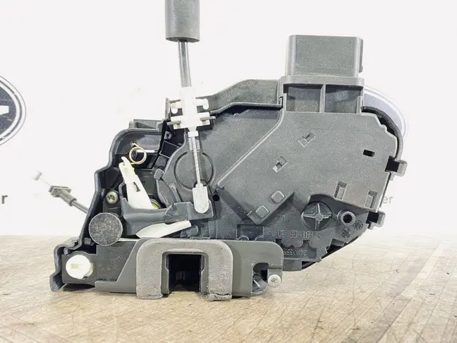 Замок левый задний Range Rover Evoque L538 11-18