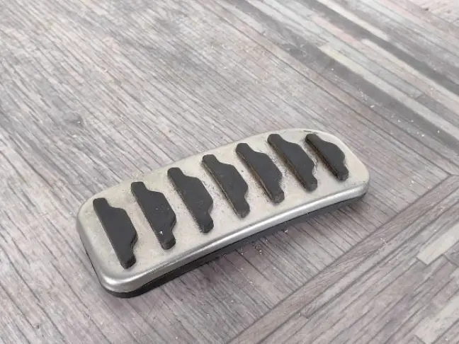 Накладка педали газа Evoque L538