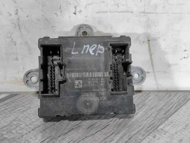 Блок управления двери Land Rover Evoque L551 2.0