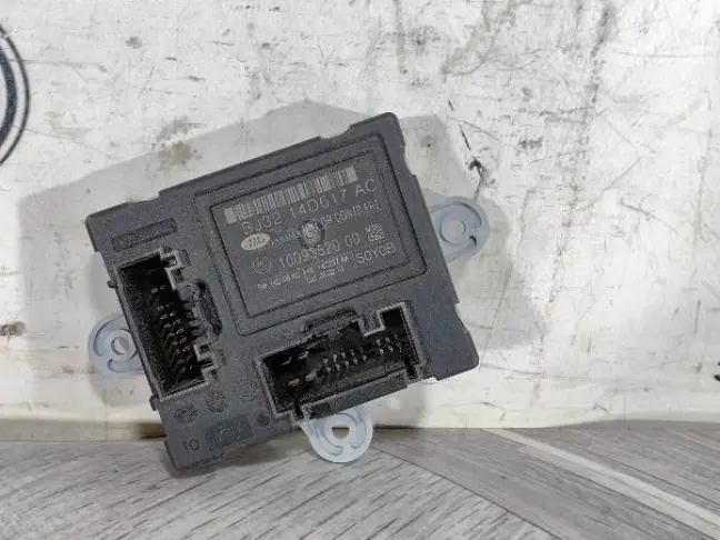 ЭБУ передней правой двери Range Rover Evoque L538