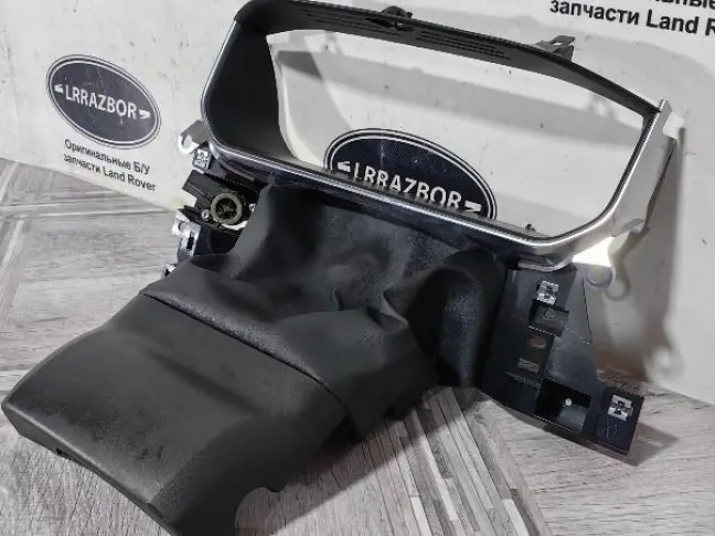 Накладка на панель приборов Range Rover 4 L405