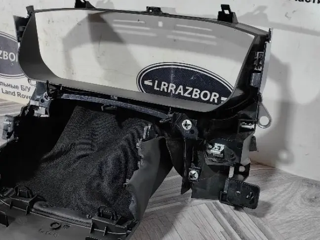 Накладка на панель приборов Range Rover 4 L405