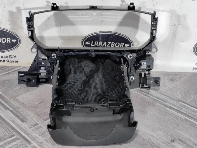 Накладка на панель приборов Range Rover 4 L405