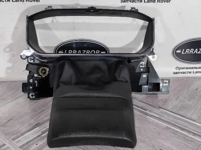 Накладка на панель приборов Range Rover 4 L405