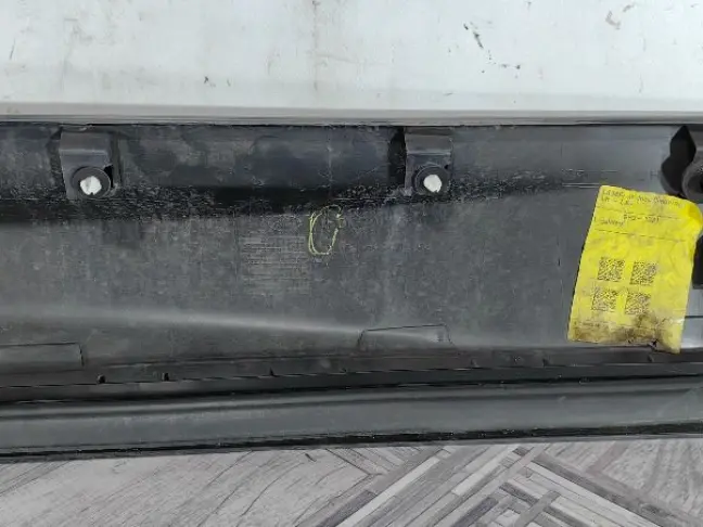 Молдинг двери передней левой Sport 2 L494