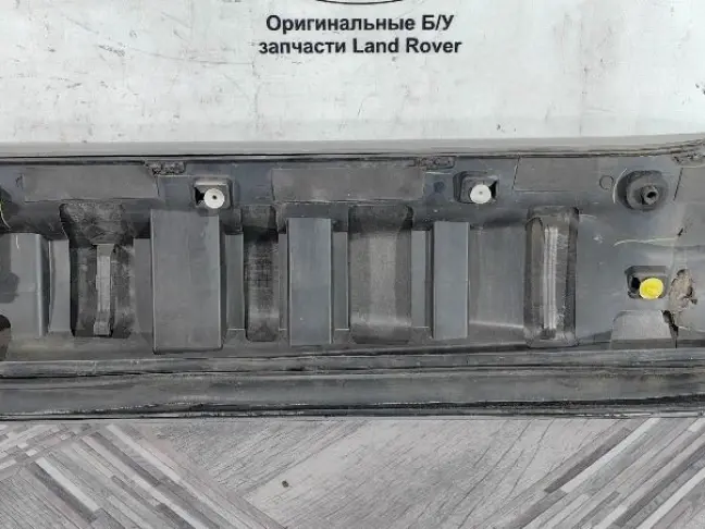 Молдинг задний правый Range Rover Sport2 L494