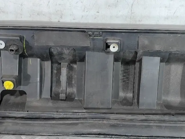 Молдинг задний правый Range Rover Sport2 L494