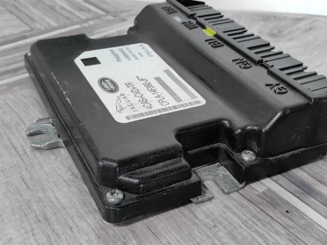 Блок управления подвеской  Range Rover Sport L494