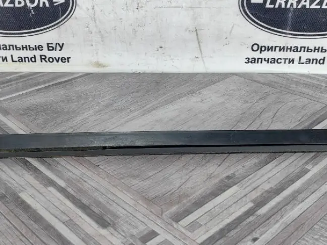 Молдинг стекла передний правый Land Rover Evoque 2