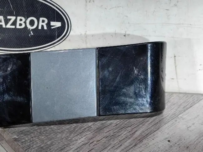 Молдинг крыла левый Land Rover Evoque L551 2.0