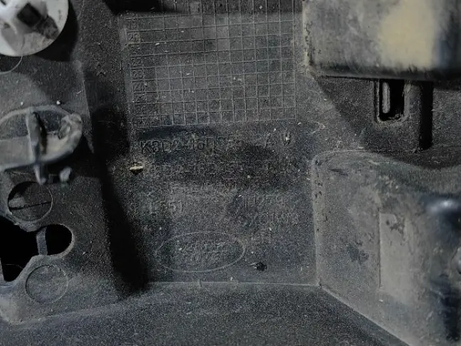 Молдинг крыла левый Land Rover Evoque L551 2.0