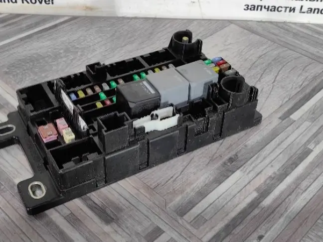 Блок предохранителей задний Land Rover Evoque L551