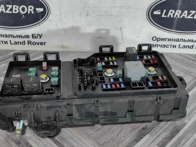Блок предохранителей  Land Rover Evoque L551