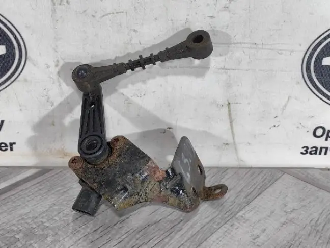 Датчик положения кузова Land Rover Evoque L551