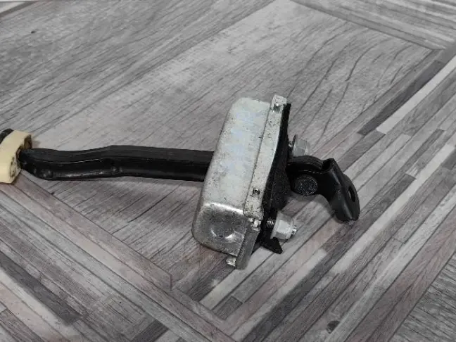 Ограничитель задний Range Rover Evoque L538