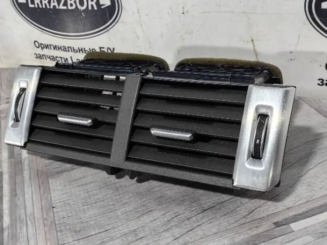 Дефлектор воздушный центр  Range Rover Evoque L538