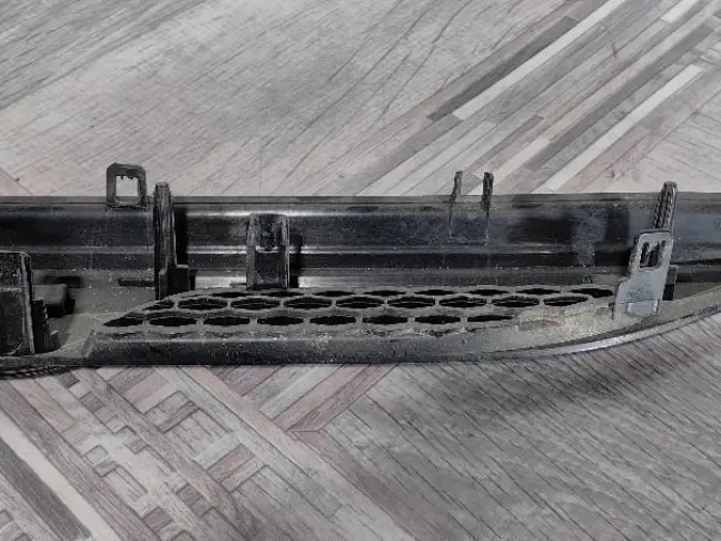 Решетка в крыло левая Range Rover Evoque 1 L538