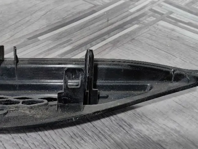 Решетка в крыло левая Range Rover Evoque 1 L538