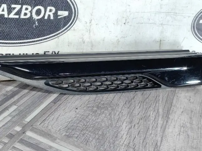 Решетка в крыло левая Range Rover Evoque 1 L538