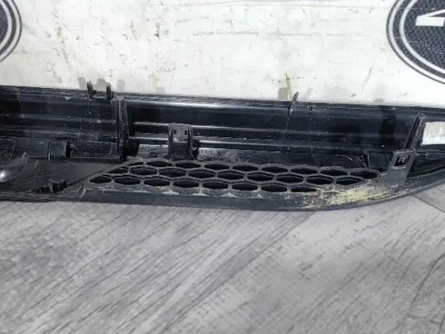 Решетка в крыло левая Range Rover Evoque 1 L538