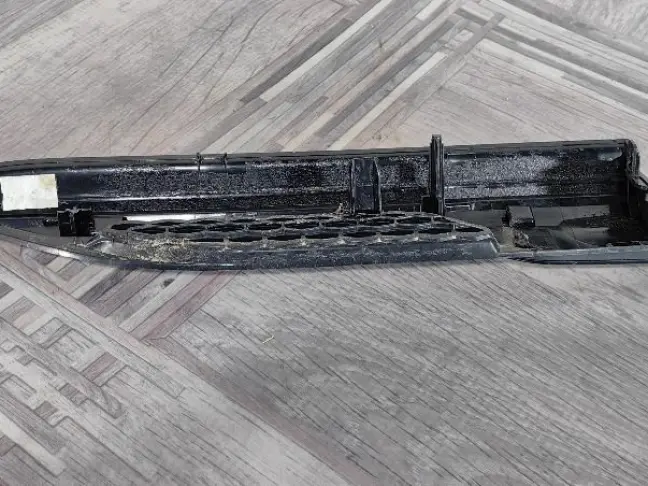 Решетка в крыло правая Range Rover Evoque 1 L538