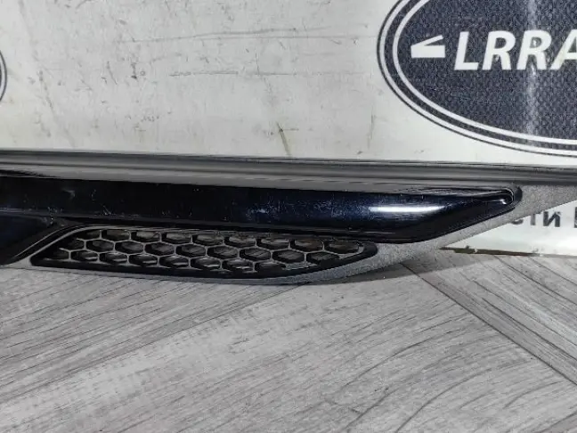 Решетка в крыло правая Range Rover Evoque 1 L538