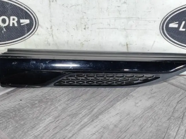 Решетка в крыло правая Range Rover Evoque 1 L538