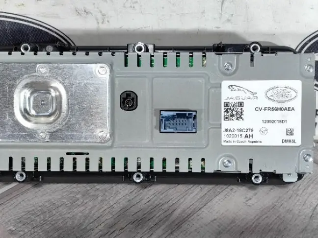 Монитор центральный Range Rover Evoque 2 L551