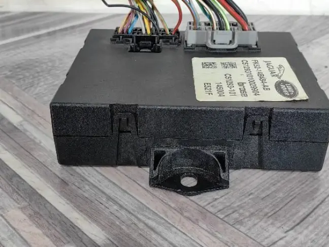 Блок управления багажником  Range Rover 4 L405