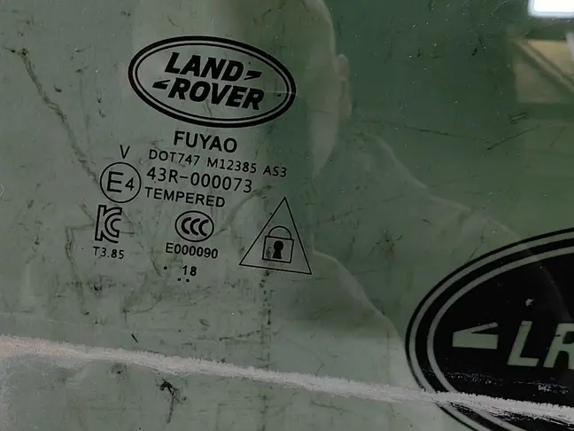Стекло двери задней правой Land Rover Evoque 2