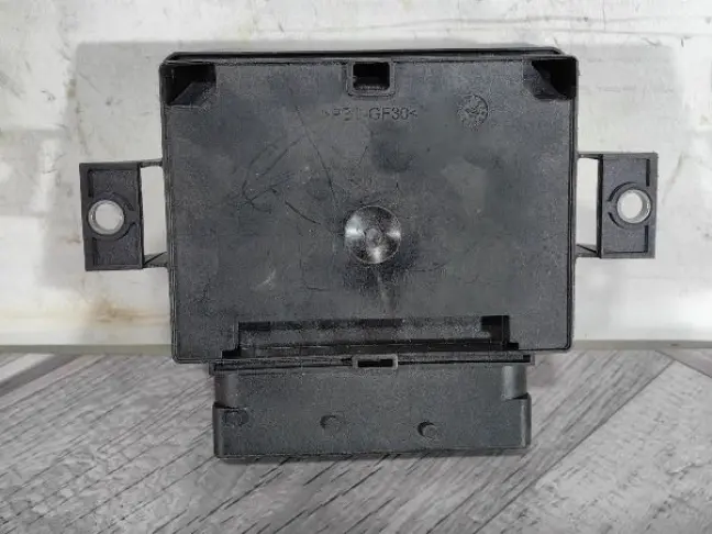 Блок управления ручником Range Rover 4 L405