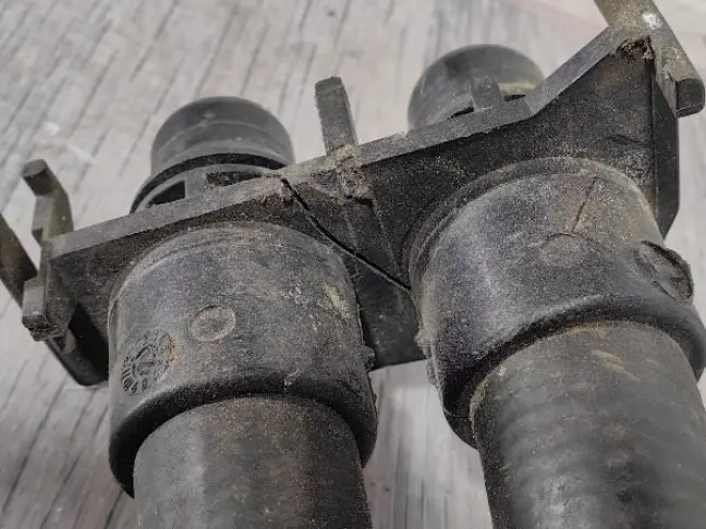 Патрубок охлаждения Range Rover Evoque L538 2.0D