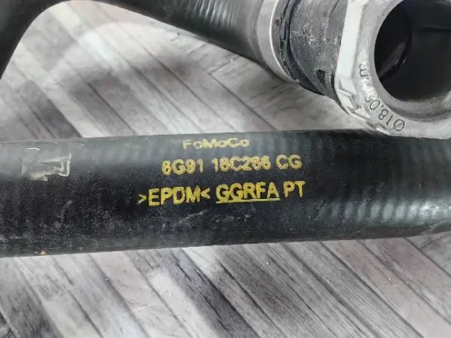 Патрубок охлаждения Range Rover Evoque L538 2.0D