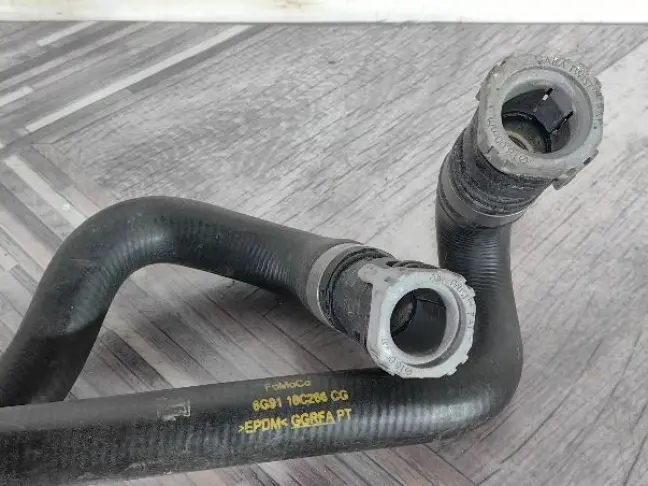 Патрубок охлаждения Range Rover Evoque L538 2.0D