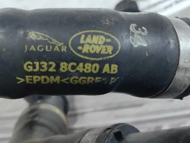 Патрубок охлаждения Range Rover Evoque L538 2.0D