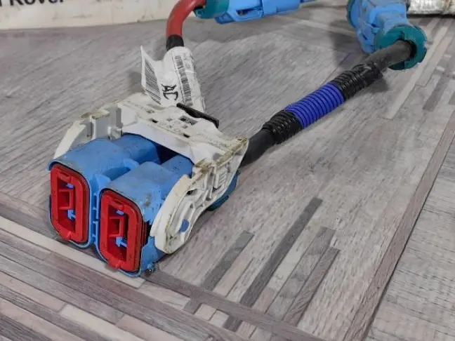 Провод силовой Land Rover Evoque L551