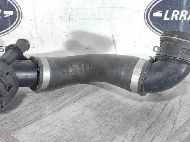 Патрубок охлаждения Range Rover Evoque L538 2.0D