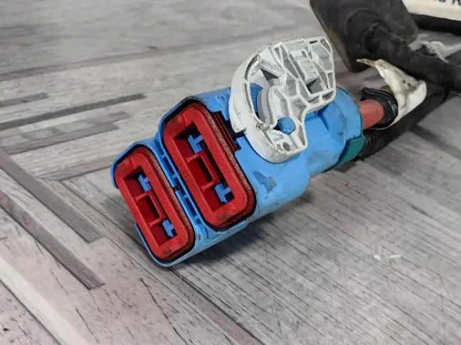 Провод силовой Land Rover Evoque L551