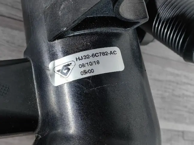 Патрубок интеркулера Land Rover Evoque L551 2.0