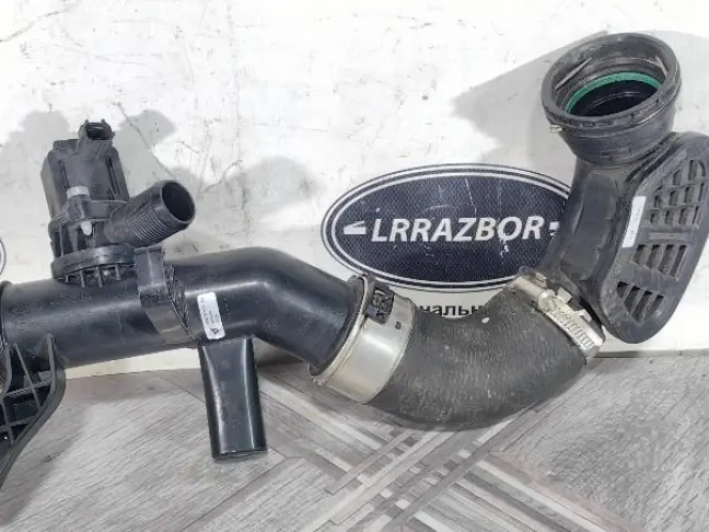 Патрубок интеркулера Land Rover Evoque L551 2.0