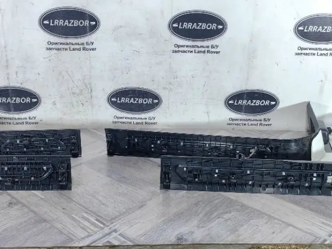 Накладки порогов подсветка Land Rover Evoque L551