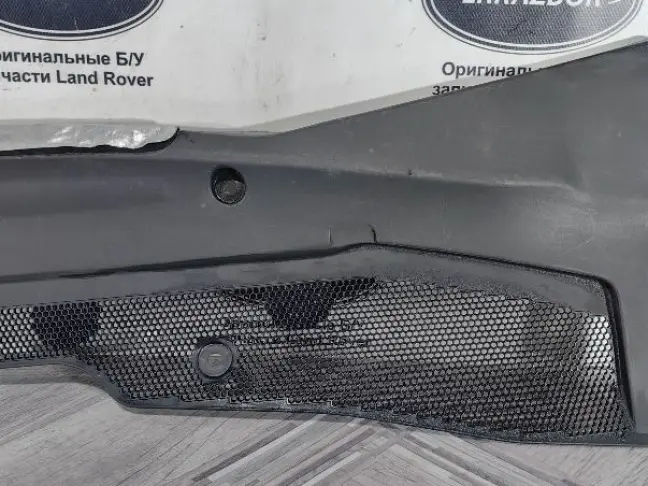 Вставка в жабо Land Rover Evoque 2 L551