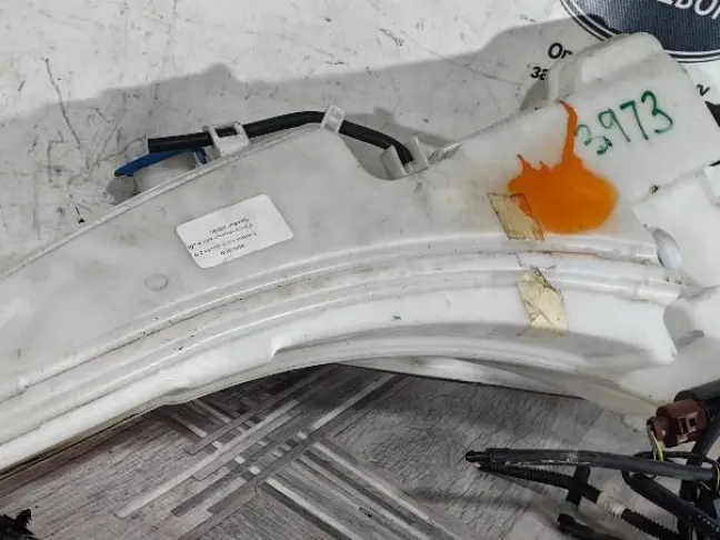 Бачок омывателя в сборе Land Rover Evoque 2 L551