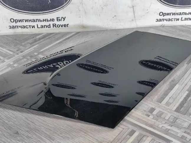 Накладка стойки задней Land Rover Evoque 2 L551