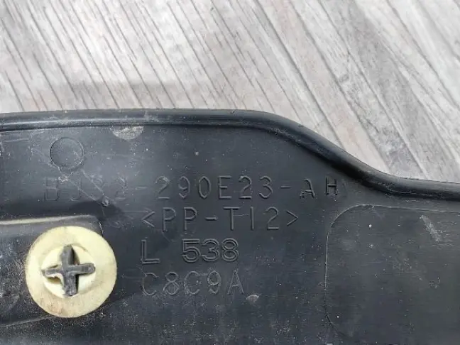 Молдинг заднего крыла  Range Rover Evoque 1 L538