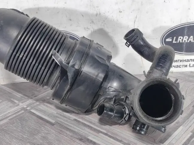 Патрубок воздушный Range Rover Evoque 2 L551