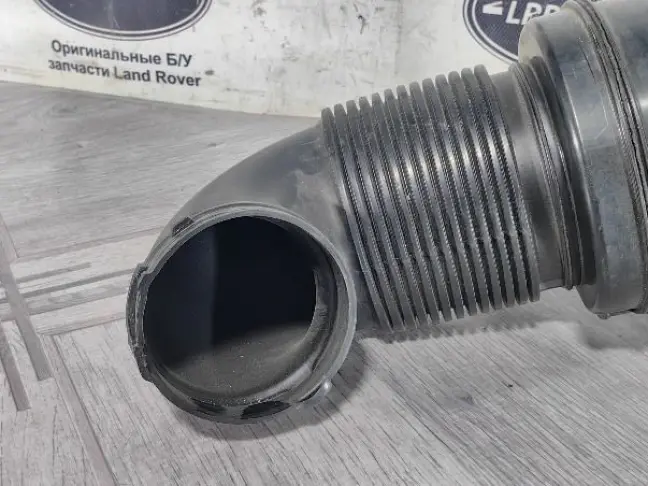 Патрубок воздушный Range Rover Evoque 2 L551