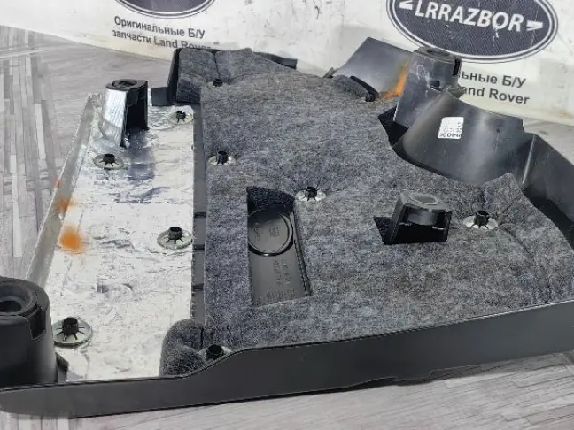 Крышка двигателя  Range Rover Evoque 2 L551