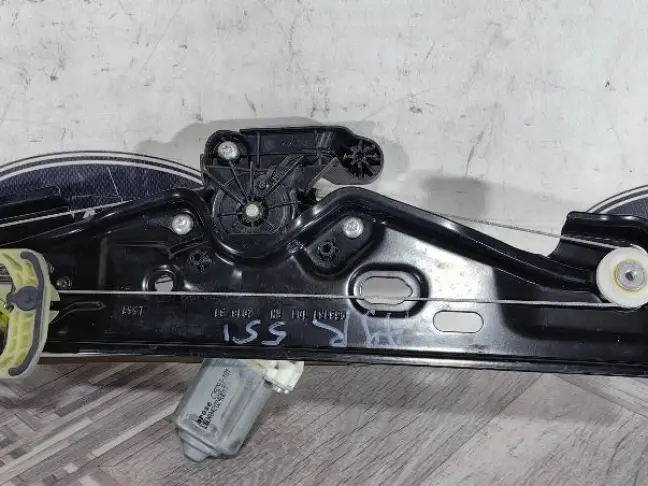 Стеклоподъемник задний правый Evoque 2 2018-2024